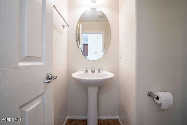 3003 Naples Drive, Oxnard CA: https://media.crmls.org/mediaz/96303a0d-45cd-4dc5-8627-caf517ff75de.jpg
