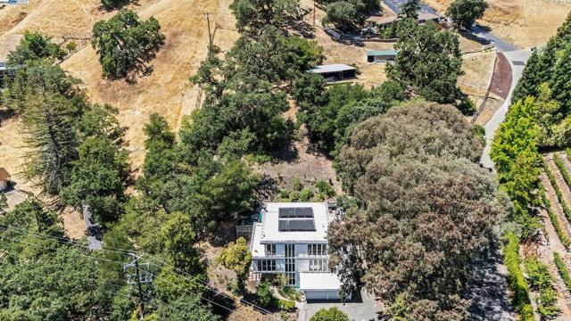 1923 Green Valley Rd, Alamo CA: https://media.crmls.org/mediaz/9630cc96-fe66-4be5-9f15-015de309537b.jpg