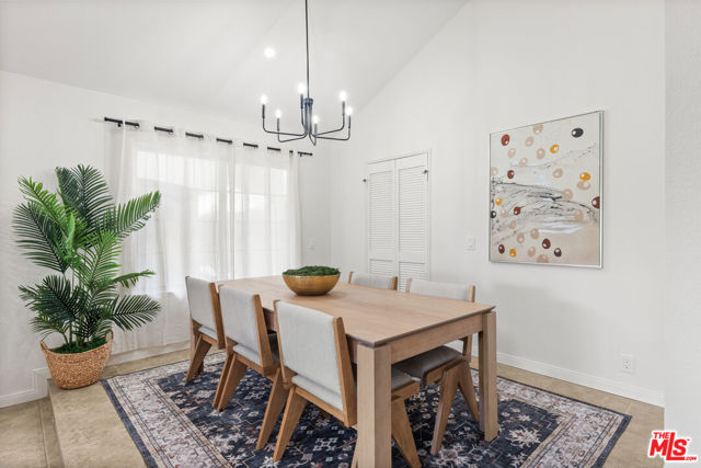 6514 S Copperwood Avenue, Inglewood CA: https://media.crmls.org/mediaz/963185eb-9f32-4764-a1ac-b1a0e39791ec.jpg