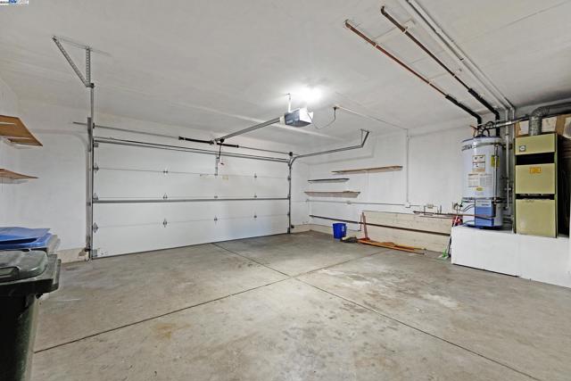 1849 Springsong Dr, San Jose CA: https://media.crmls.org/mediaz/96327ecf-78ca-4d1d-81f5-e01c1f899553.jpg