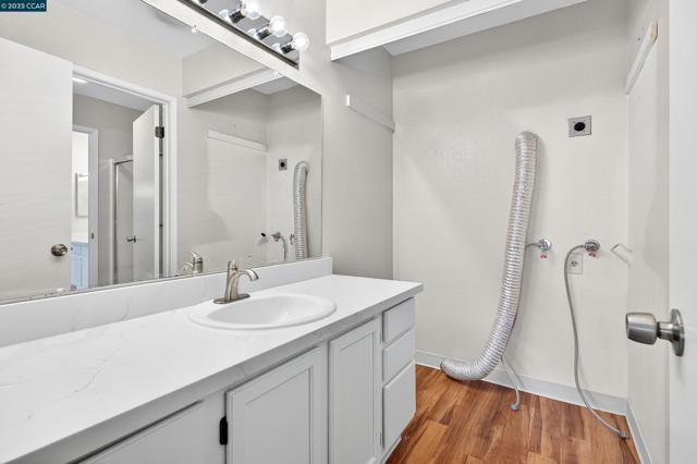 15 Glenwood, Hercules CA: https://media.crmls.org/mediaz/963297b4-97d5-4e10-a7af-559776887d02.jpg
