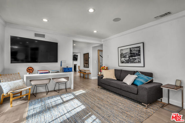 751 Westholme Avenue, Los Angeles CA: https://media.crmls.org/mediaz/96339b68-9f8e-4ea3-8aa8-a85870ed4815.jpg