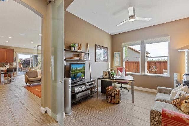 1835 Riesling Cir, Brentwood CA: https://media.crmls.org/mediaz/9633a2f4-1264-4999-87e8-e8e668acfc2b.jpg