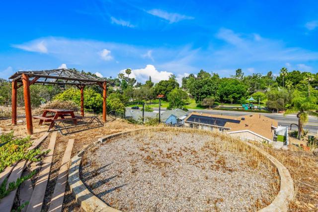 5851 Jackson Dr, La Mesa CA: https://media.crmls.org/mediaz/963434ff-340b-4821-a6fd-5b3f30354365.jpg