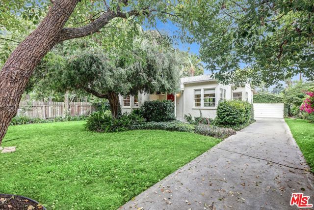5723 Cantaloupe Avenue, Van Nuys CA: https://media.crmls.org/mediaz/96352e92-7888-41af-a419-018b99a92908.jpg