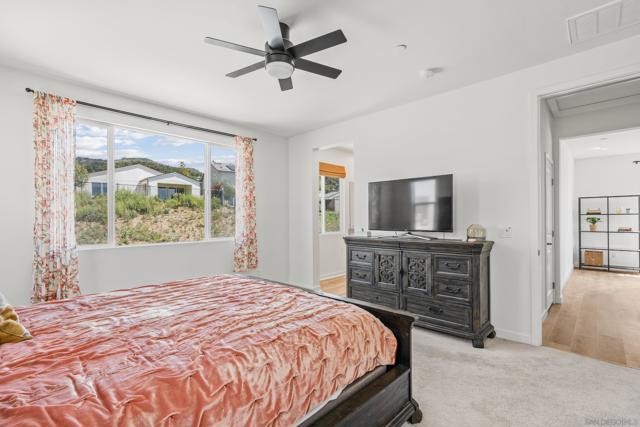 35111 Cooper Pl, Fallbrook CA: https://media.crmls.org/mediaz/963556ce-85f6-4970-b1a8-b7c71b7fdfa4.jpg