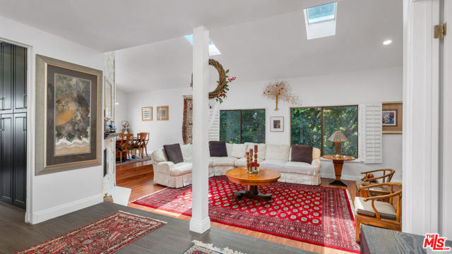 1434 Greenfield Avenue, Los Angeles CA: https://media.crmls.org/mediaz/9635ada8-74ed-47b1-ac5d-c1dce0940842.jpg