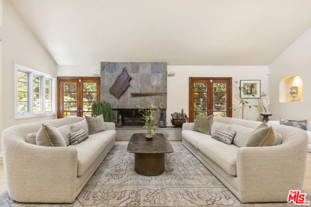 3265 Mandeville Canyon Road, Los Angeles CA: https://media.crmls.org/mediaz/9635bf62-6582-4dac-ad0a-177022b380ec.jpg