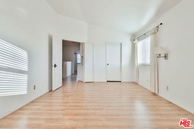 768 Aileen Street, Camarillo CA: https://media.crmls.org/mediaz/96363198-9fcf-47a4-b6c8-08b19e6c6598.jpg