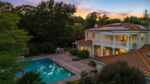 14210 Berry Hill Court, Los Altos Hills CA: https://media.crmls.org/mediaz/96368233-354d-450f-bc41-c9bc16839485.jpg