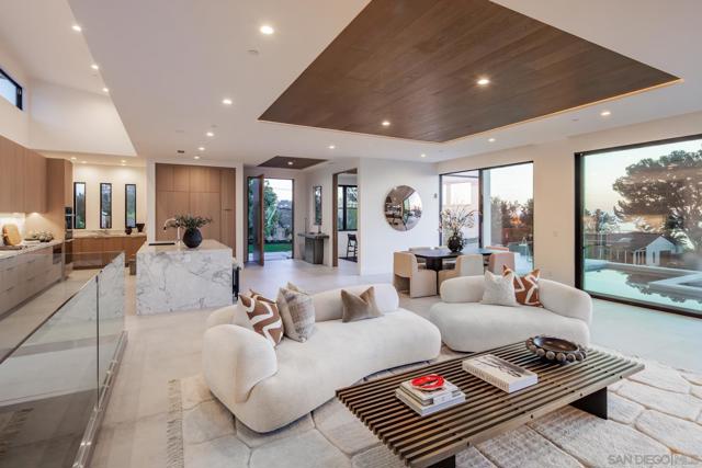 722 Amphitheatre Dr, Del Mar CA: https://media.crmls.org/mediaz/9636ac0b-1cbe-418b-8186-eefab5ba68fa.jpg