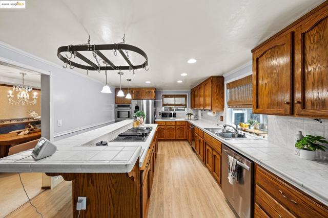 Image 14 of 60 For 921 Rock Canyon Cir