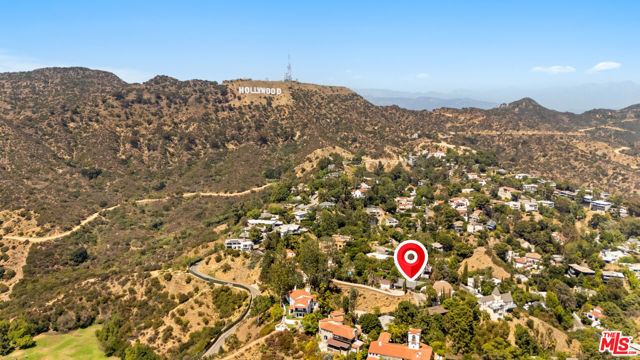 3162 Durand Drive, Los Angeles CA: https://media.crmls.org/mediaz/96376795-49cd-478e-ba47-e92b67503e8a.jpg