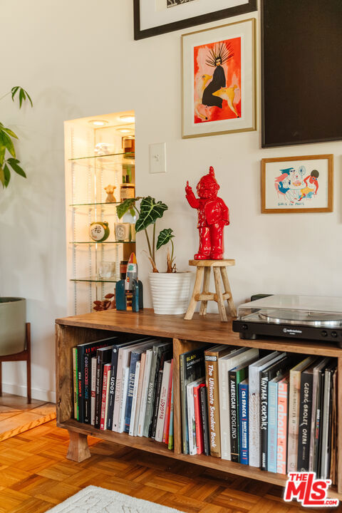 https://media.crmls.org/mediaz/96382f09-7d02-4103-8416-fec7de2144c0.jpg?preset=X-Large