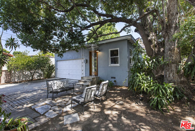 3865 Brunswick Avenue, Los Angeles CA: https://media.crmls.org/mediaz/9638488c-c659-4210-8fa0-18cbb28f1c0b.jpg
