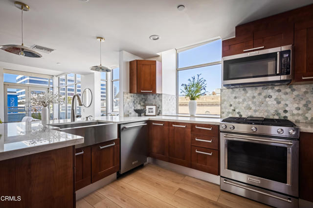 Detail Gallery Image 6 of 24 For 35 N Raymond Ave #412,  Pasadena,  CA 91103 - 2 Beds | 2/1 Baths