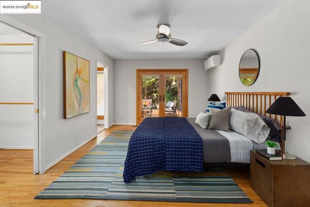 11718 Cranford Way, Oakland CA: https://media.crmls.org/mediaz/9638f802-2afe-42ab-aa0c-9a9c0d51eb35.jpg