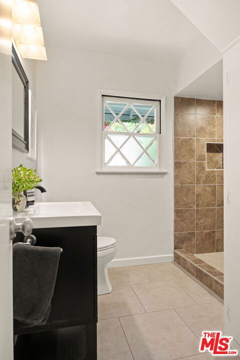 11121 Franklin Avenue, Culver City CA: https://media.crmls.org/mediaz/96393dde-659a-453d-ad33-74fb98dd05f7.jpg