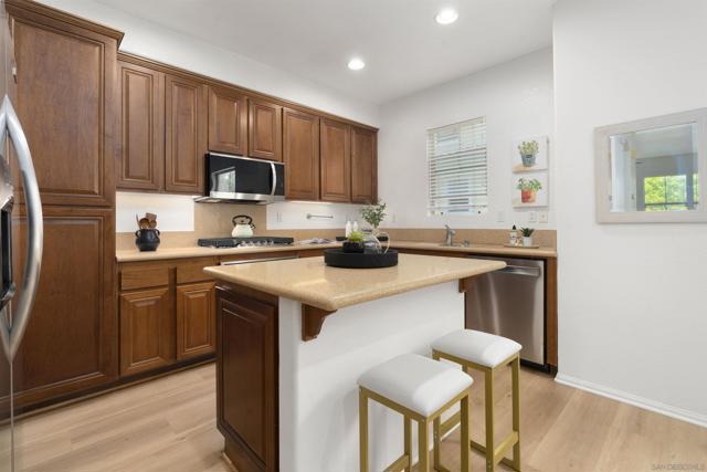 2517 Escala Circle, San Diego CA: https://media.crmls.org/mediaz/96398dcc-3a95-4fe4-bc37-f7945742a8ed.jpg