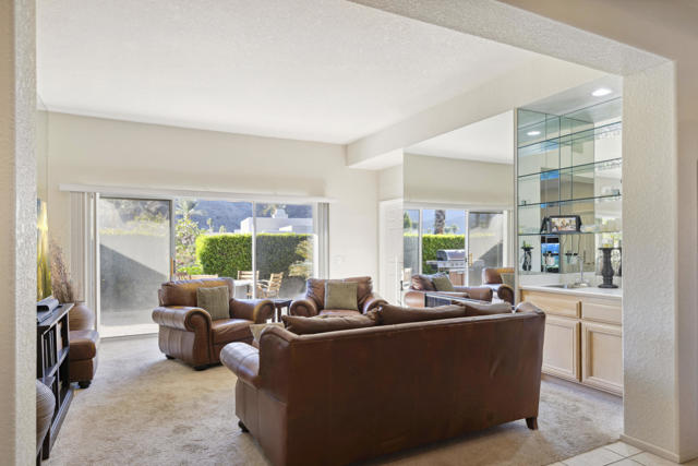 48538 Via Amistad, La Quinta CA: https://media.crmls.org/mediaz/9639d3ab-6de2-45e6-85cc-2a063cb0ac96.jpg