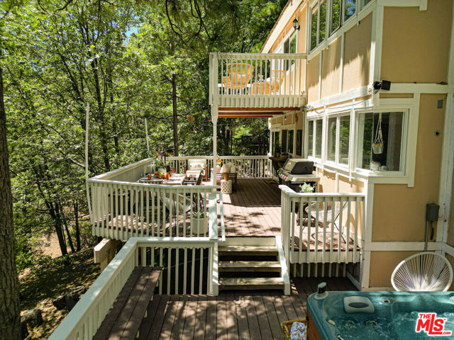 28277 Arbon Lane, Lake Arrowhead CA: https://media.crmls.org/mediaz/963a6511-7d03-4e5c-97e7-1a4fb363fa01.jpg