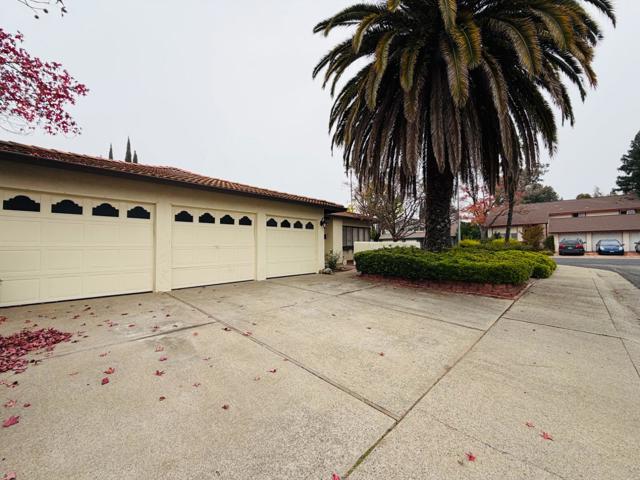 1100 Terra Way, Roseville CA: https://media.crmls.org/mediaz/963aeb58-e0b1-4aa2-9fca-d306afcb3fe0.jpg