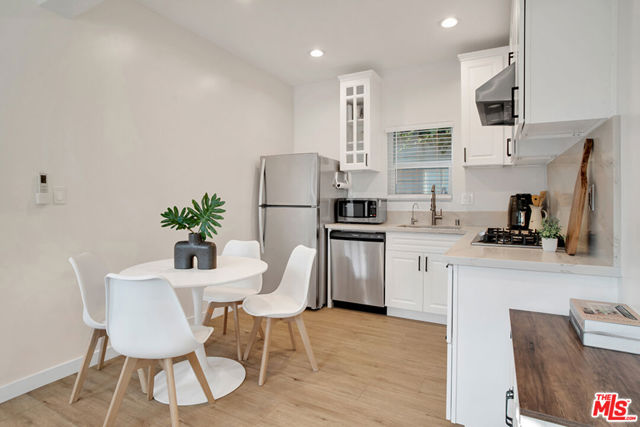 2148 Prosser Avenue, Los Angeles CA: https://media.crmls.org/mediaz/963b293f-f483-4c22-b5b4-5de7cfe39482.jpg