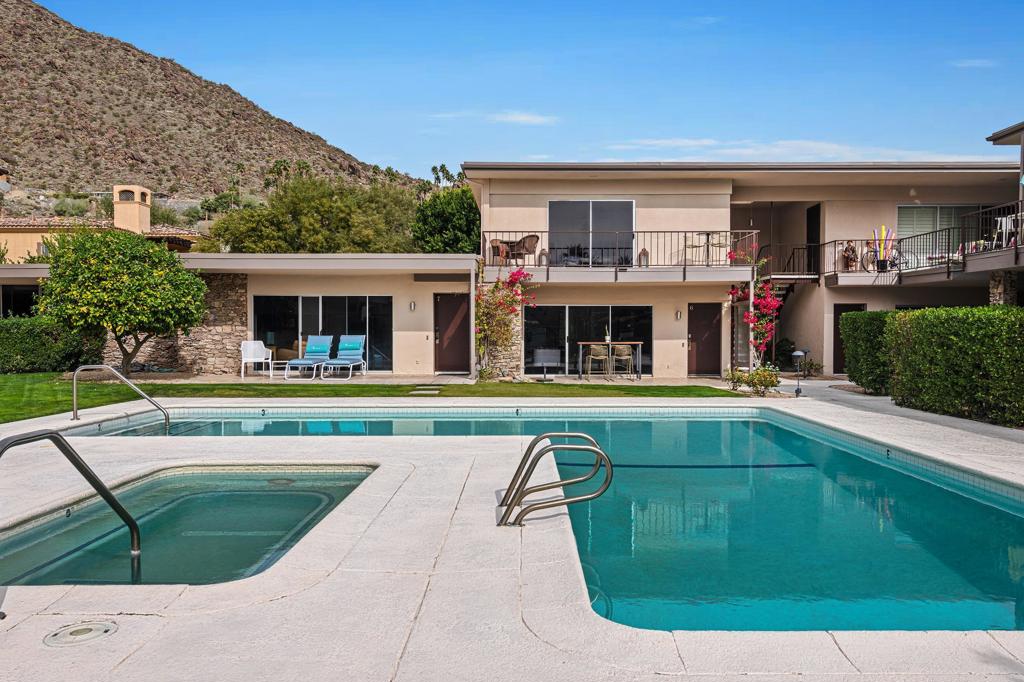 https://media.crmls.org/mediaz/963b36a3-3d84-47d6-ad75-1cd60140d477.jpg?preset=X-Large
