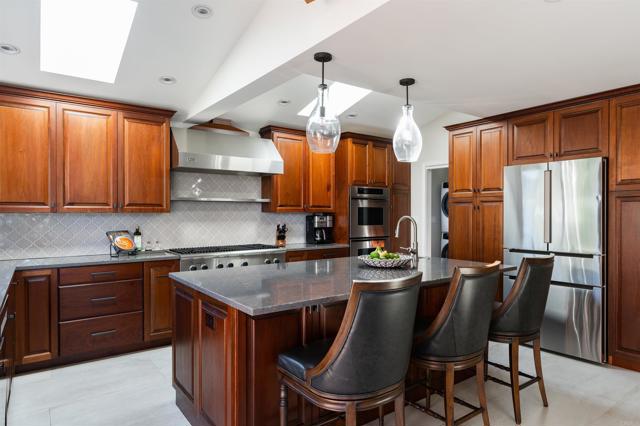 2675 Clove Street, San Diego CA: https://media.crmls.org/mediaz/963b55f9-d148-432f-ad40-4afbc6fafc03.jpg