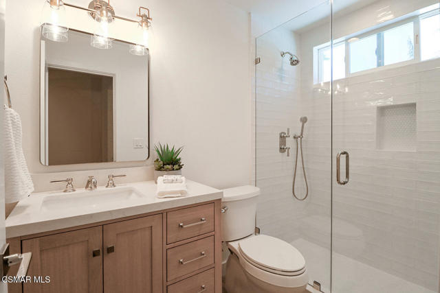 3327 Olivegrove Place, Thousand Oaks CA: https://media.crmls.org/mediaz/963c93dc-8dc1-48e7-8465-b9559ec5fdf6.jpg