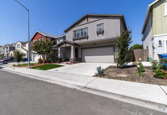 1367 Santini Avenue, Manteca CA: https://media.crmls.org/mediaz/963ce04c-57f4-434d-ace2-53ce9c8b0e85.jpg