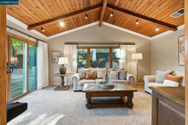 15 Ardmore Ct, Pleasant Hill CA: https://media.crmls.org/mediaz/963d2089-6768-4c0c-88a9-2cbaabd7978b.jpg