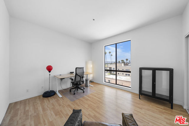 533 S St Andrews Place, Los Angeles CA: https://media.crmls.org/mediaz/963d4ccb-908d-4acc-8e0f-6fecf673b24c.jpg