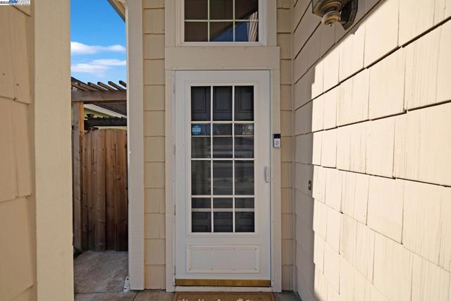 2864 El Capitan Dr, Pleasanton CA: https://media.crmls.org/mediaz/963dbdf1-14e5-4e8c-97ab-4a100b638800.jpg