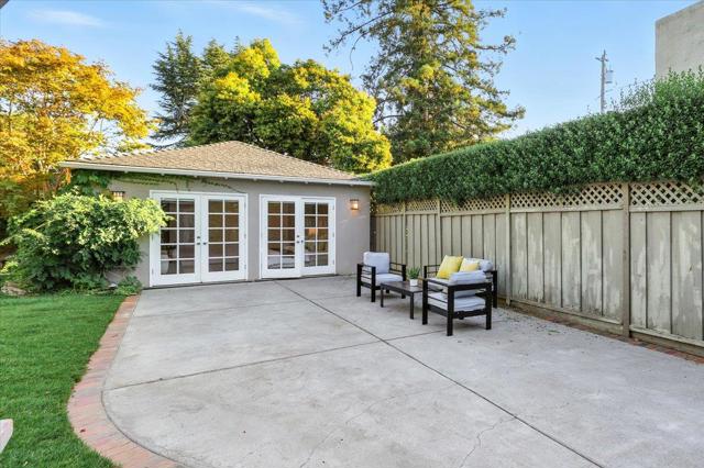 162 Del Monte Avenue, Los Altos CA: https://media.crmls.org/mediaz/963e3644-35a2-4120-88da-cfc4ca5db0ac.jpg