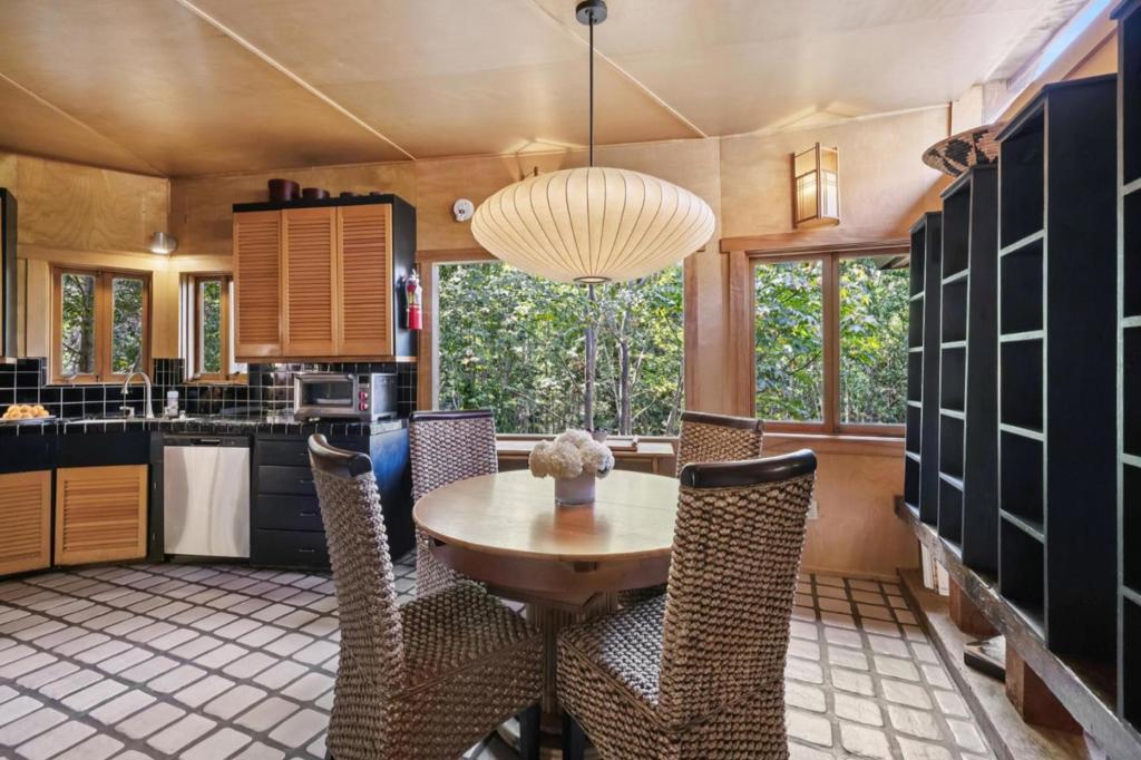 MLS #ML82005863 image #21