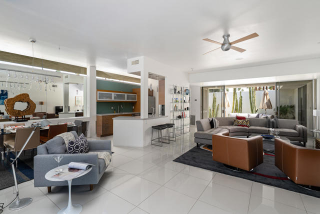 26 Lakeview Circle, Palm Springs CA: https://media.crmls.org/mediaz/963e9d53-3fc0-4177-b5c6-d62a160ed8fe.jpg