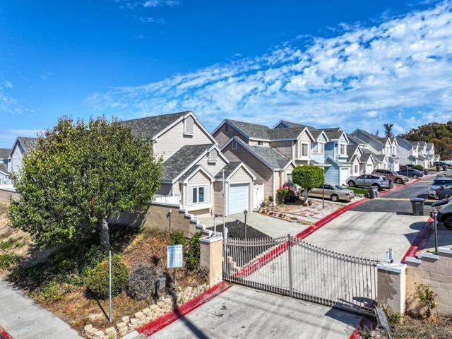 327 61st STREET, San Diego CA: https://media.crmls.org/mediaz/963ec216-aab6-4c56-83be-ae9b53b7366e.jpg