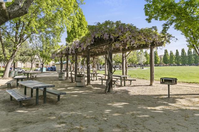3275 Dublin Blvd, Dublin CA: https://media.crmls.org/mediaz/963ecf17-bf9c-41f7-a51b-6f8ee2eb9c99.jpg