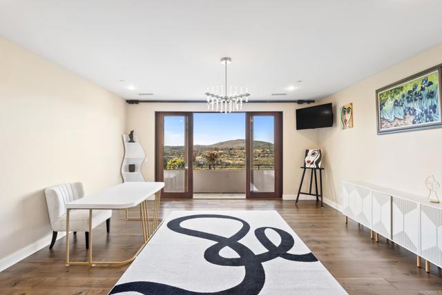 Detail Gallery Image 12 of 15 For 18102 via Ascenso, Rancho Santa Fe,  CA 92067 - 6 Beds | 6/1 Baths