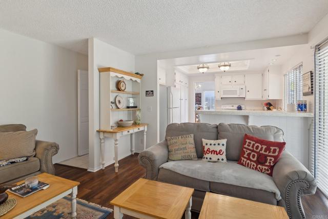 946 Carriage Drive, San Marcos CA: https://media.crmls.org/mediaz/963fb60d-0699-4662-bcca-b642b3c93952.jpg
