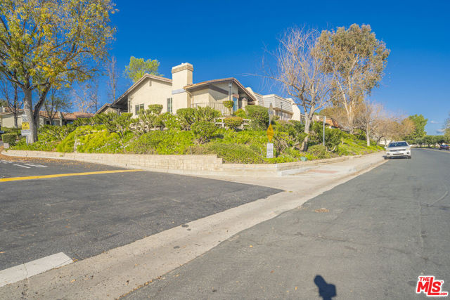 Image 3 of 43 For 2830 Lakeridge Lane