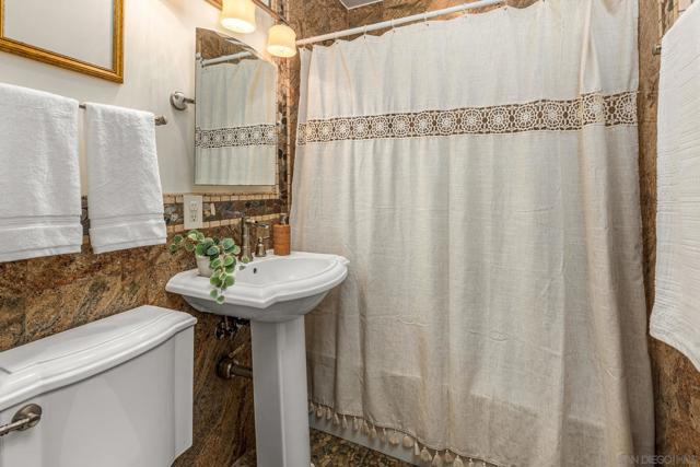 7940 La Jolla Shores Dr, La Jolla CA: https://media.crmls.org/mediaz/96401cd8-e69b-441f-b972-84e093aced8d.jpg