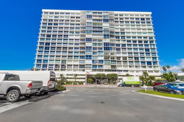 1730 Avenida Del Mundo, Coronado CA: https://media.crmls.org/mediaz/9640ab77-6010-4980-ac22-1ddeb28649f9.jpg