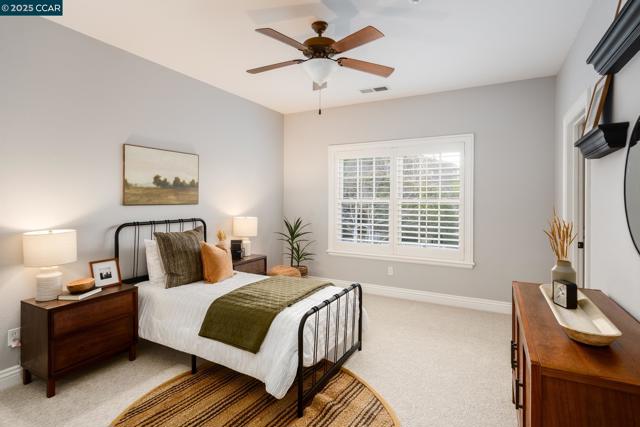 45 Lark Pl, Alamo CA: https://media.crmls.org/mediaz/96410532-048e-4764-8e41-58376e21627f.jpg