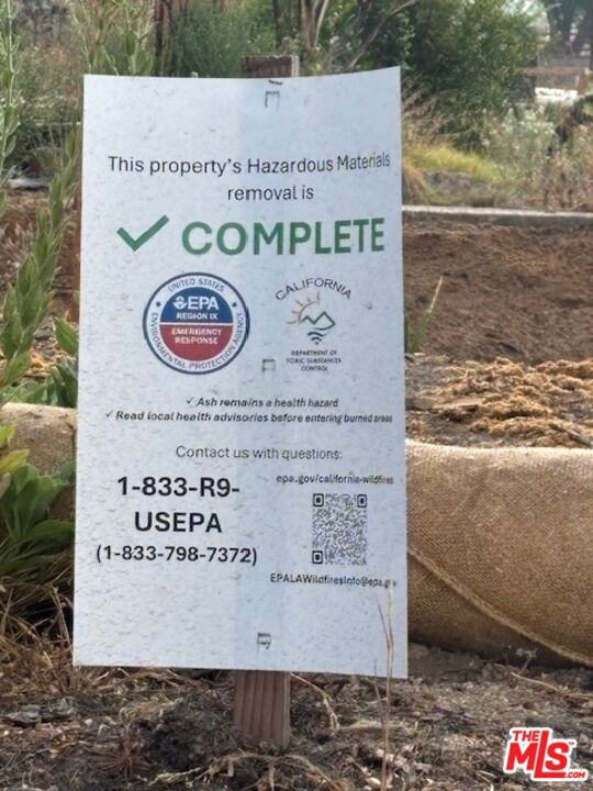 2970 Emerson Way, Altadena CA: https://media.crmls.org/mediaz/96417951-7332-4b54-84e7-f3a22dc44e67.jpg