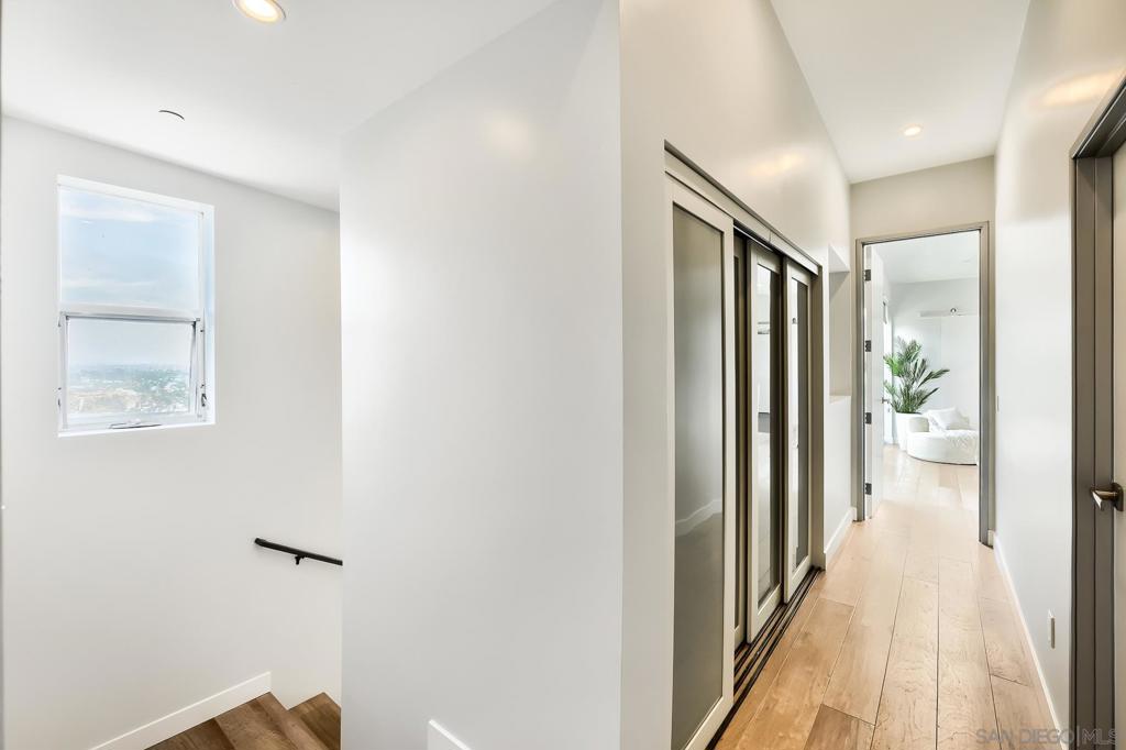 5725 Soledad Mountain - photo 17