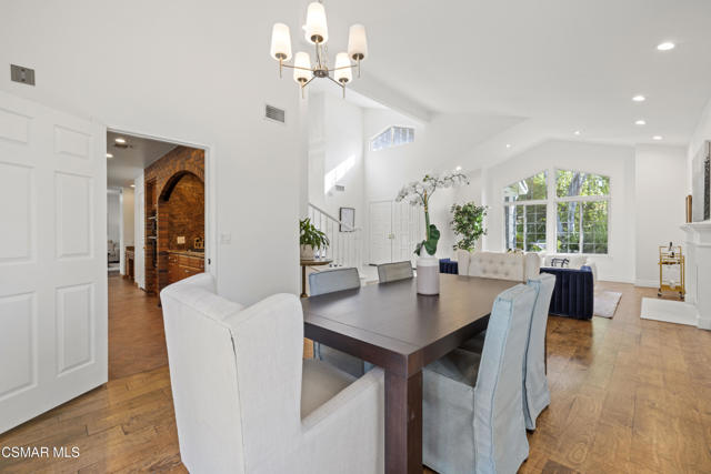287 Golden Fern Court, Simi Valley CA: https://media.crmls.org/mediaz/96418c3e-e462-4688-8eea-bd6586dca727.jpg