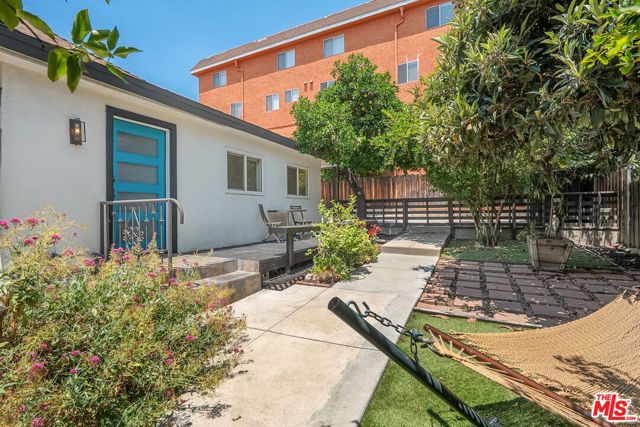 3501 N Figueroa Street, Los Angeles CA: https://media.crmls.org/mediaz/9641aad4-7f62-4318-8973-504047b79cf1.jpg