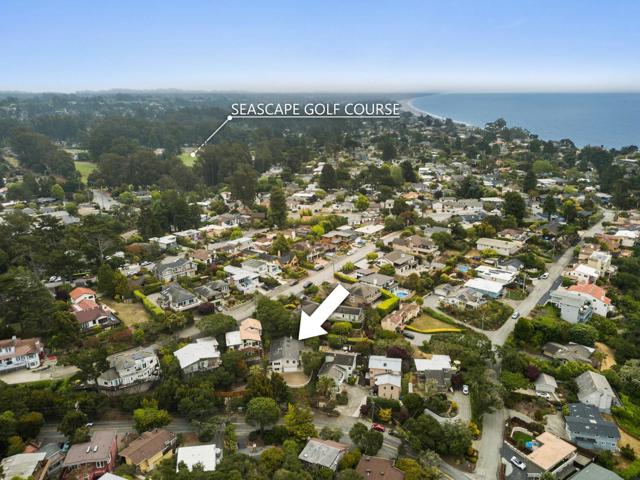 254 Aptos Beach Drive, Aptos CA: https://media.crmls.org/mediaz/9641ab9b-feee-4598-81d1-c13652faa671.jpg